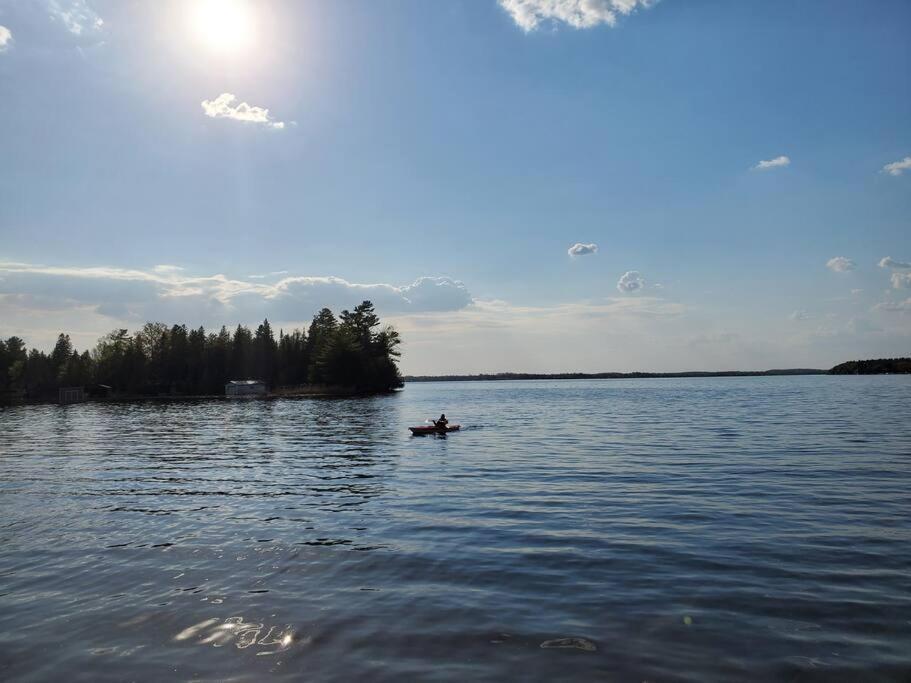 Fun Place With A Sandy Beach For Swimming, Boating, And Fishing, Featuring 3 Available Cabins Fenelon Falls Екстер'єр фото