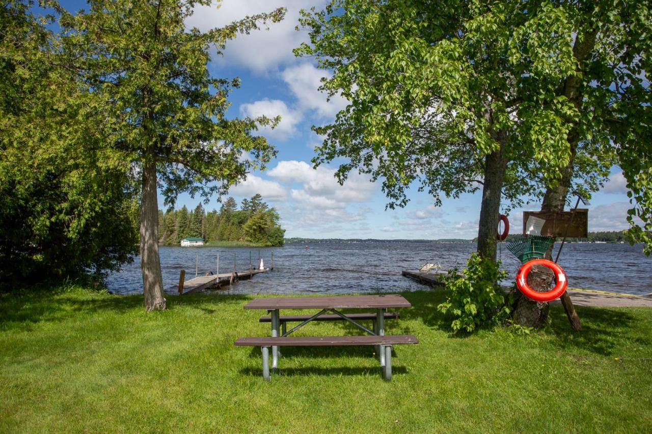 Fun Place With A Sandy Beach For Swimming, Boating, And Fishing, Featuring 3 Available Cabins Fenelon Falls Екстер'єр фото