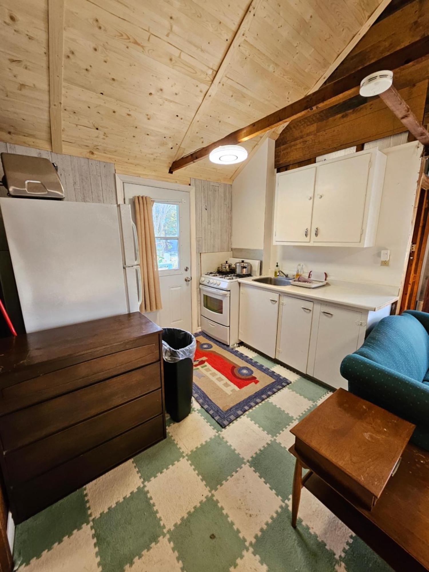 Fun Place With A Sandy Beach For Swimming, Boating, And Fishing, Featuring 3 Available Cabins Fenelon Falls Екстер'єр фото